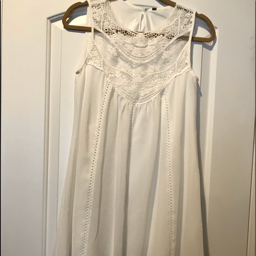 White A-line short silky flows dress XS